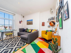 Pass the Keys CKM538 Top Floor Flat in Bethnal Green with City Views
